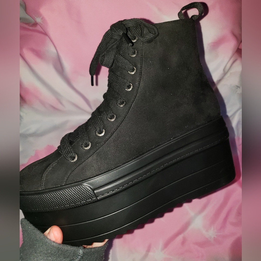 PLATFORM SNEAKERS 💕